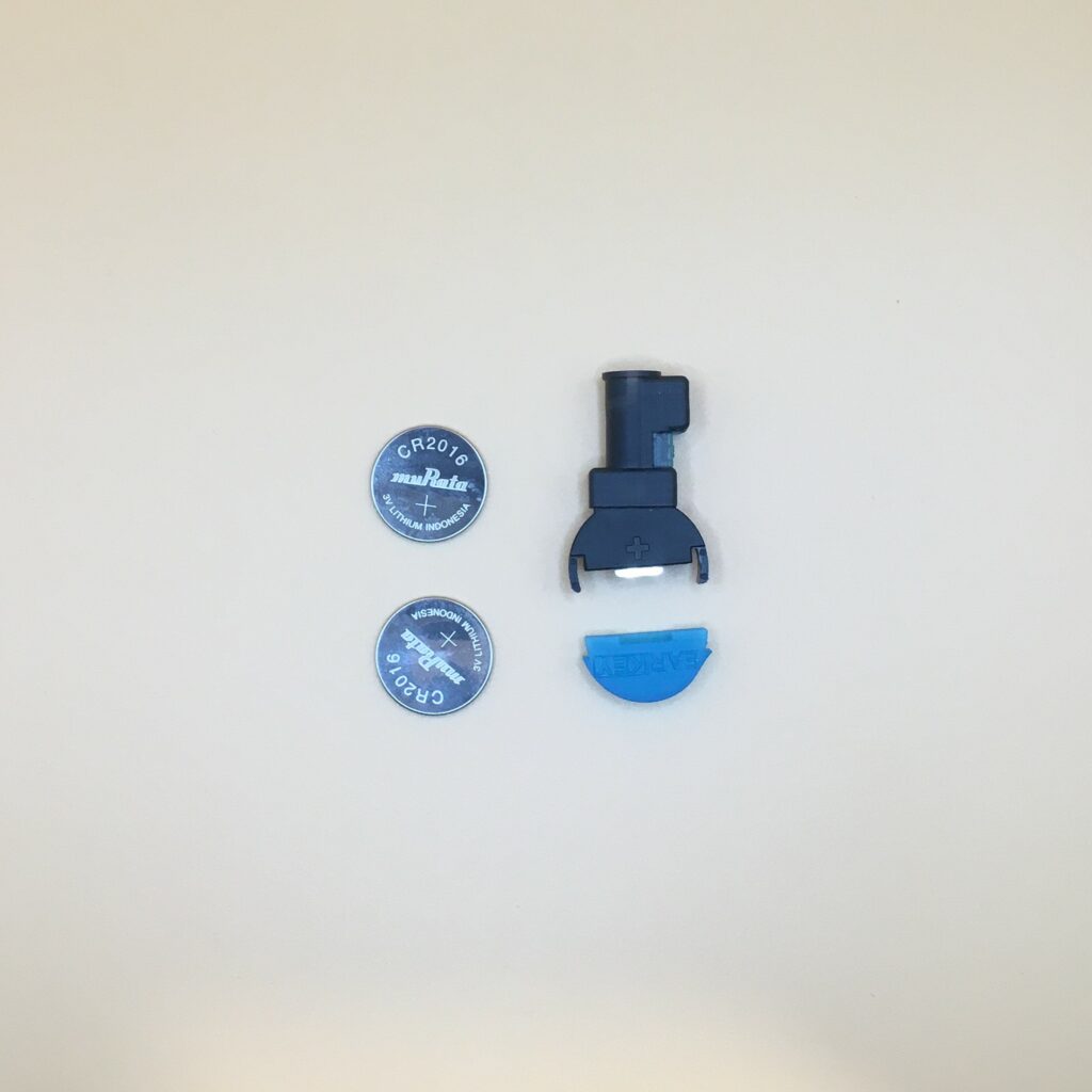 piles de la source lumineuse compatible Bionix Ear Key (CR2016)